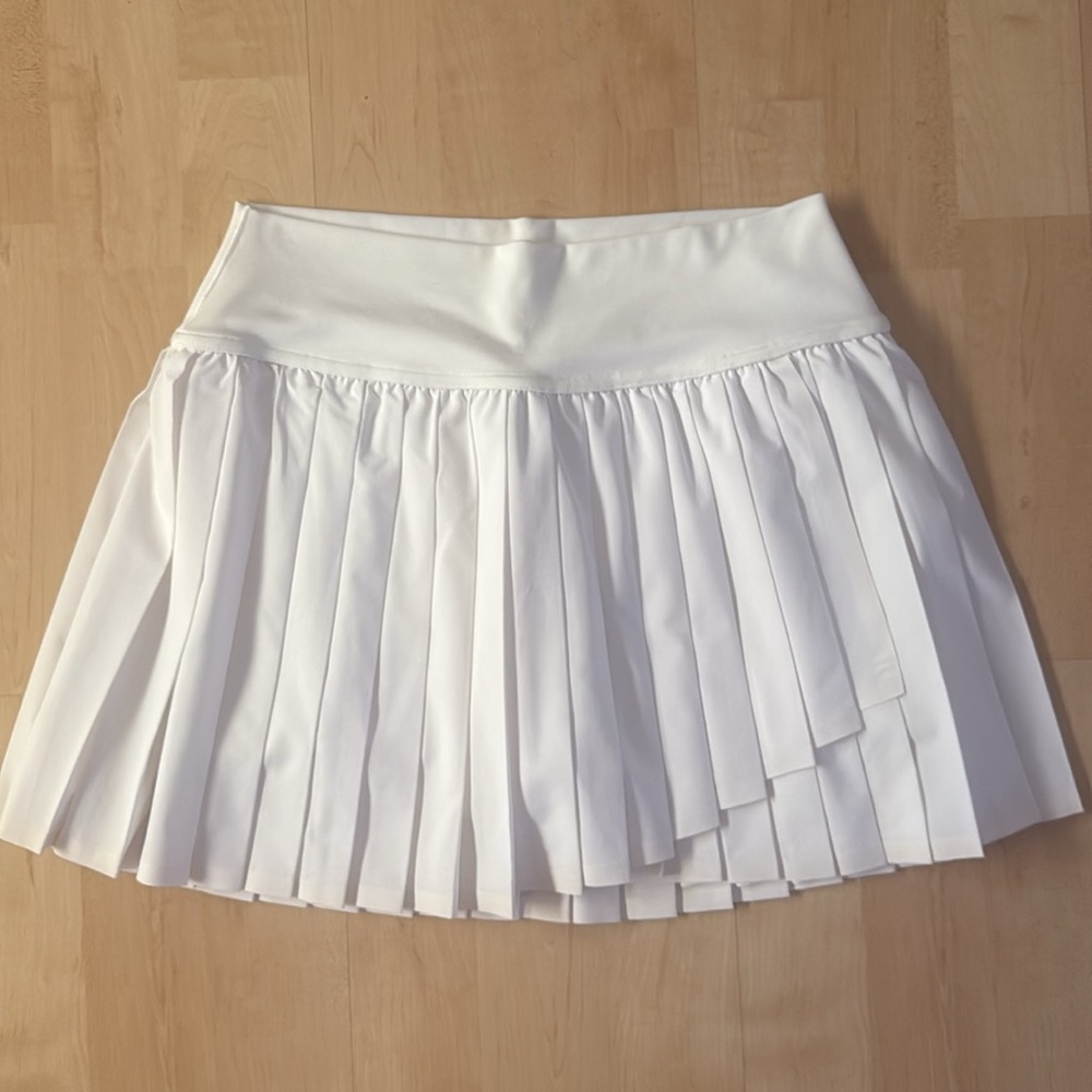 Aeri White Pleated Women's Skirt - Picture 2 of 5